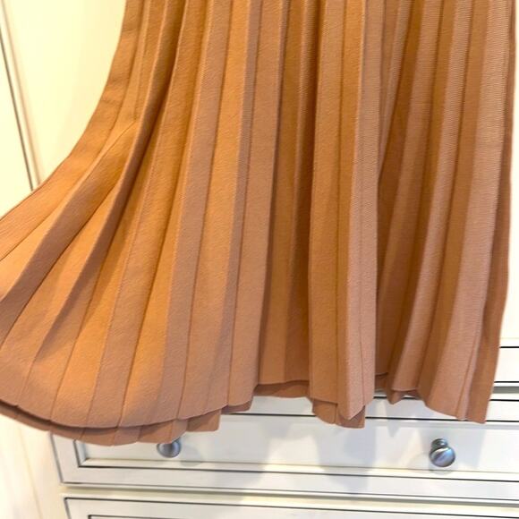 🔥🔥FIRE SALE🔥🔥 NWT HEARTLOOM tan swing dress pleated skirt - Picture 6 of 10